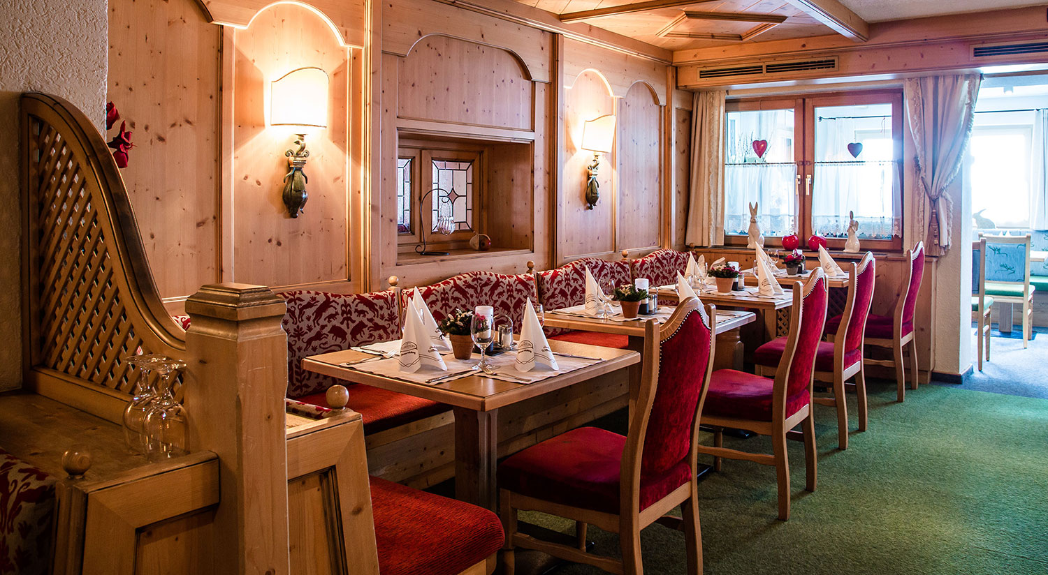 Dorfstuben Restaurant St  Anton Arlberg  Regional Traditionell